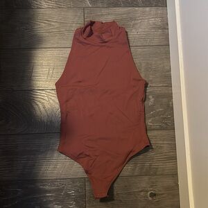 Aritzia Babaton contour mock neck sleeveless bodysuit